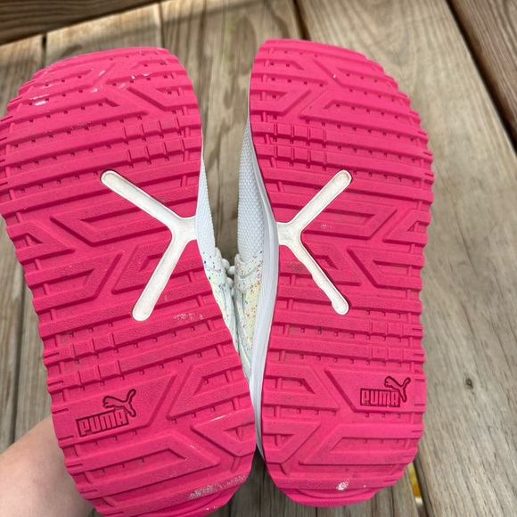 Puma Kids Sneakers - White and Pink Sz5 - Picture 4 of 5
